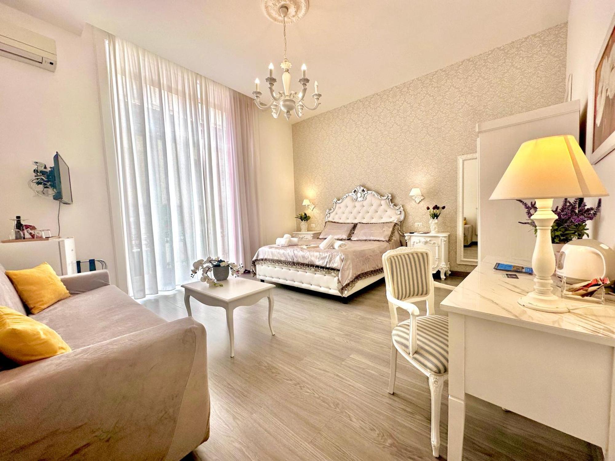ホテル Palazzo Chiatamone ナポリ エクステリア 写真
