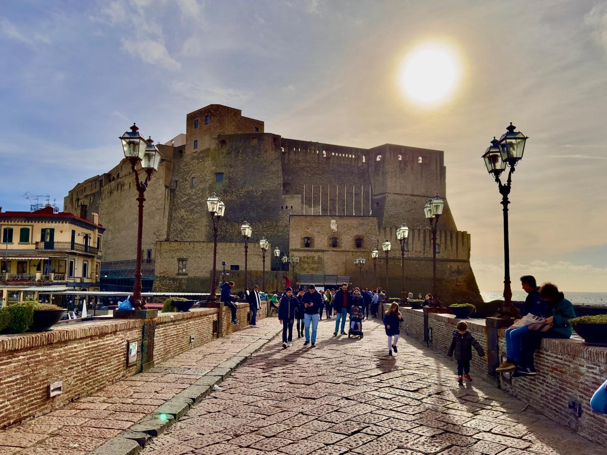 ホテル Palazzo Chiatamone ナポリ エクステリア 写真