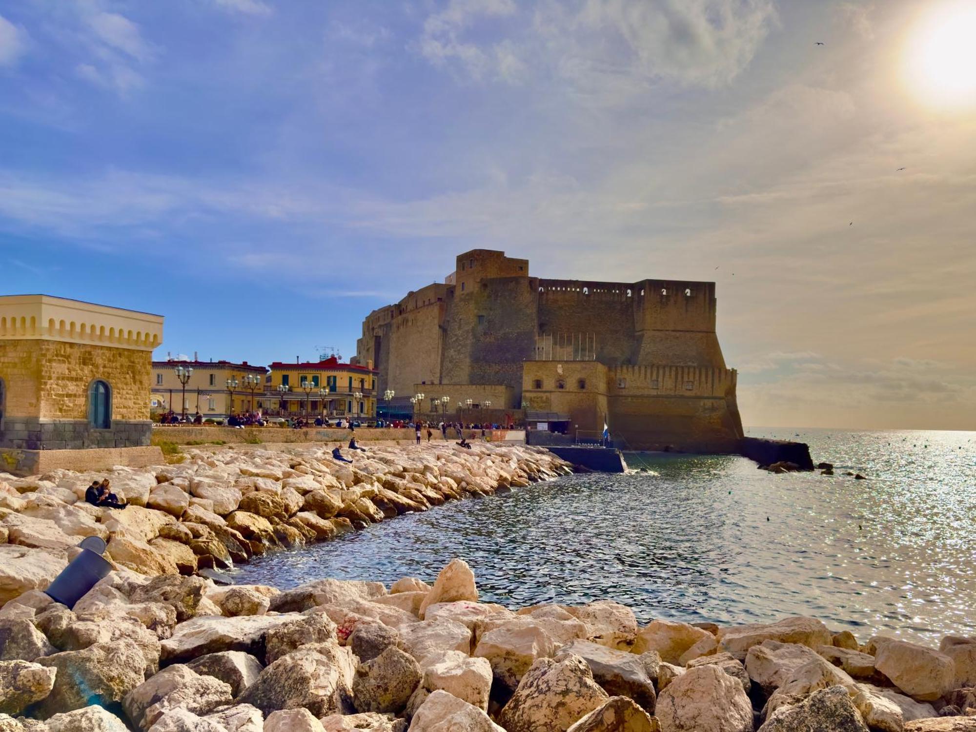 ホテル Palazzo Chiatamone ナポリ エクステリア 写真