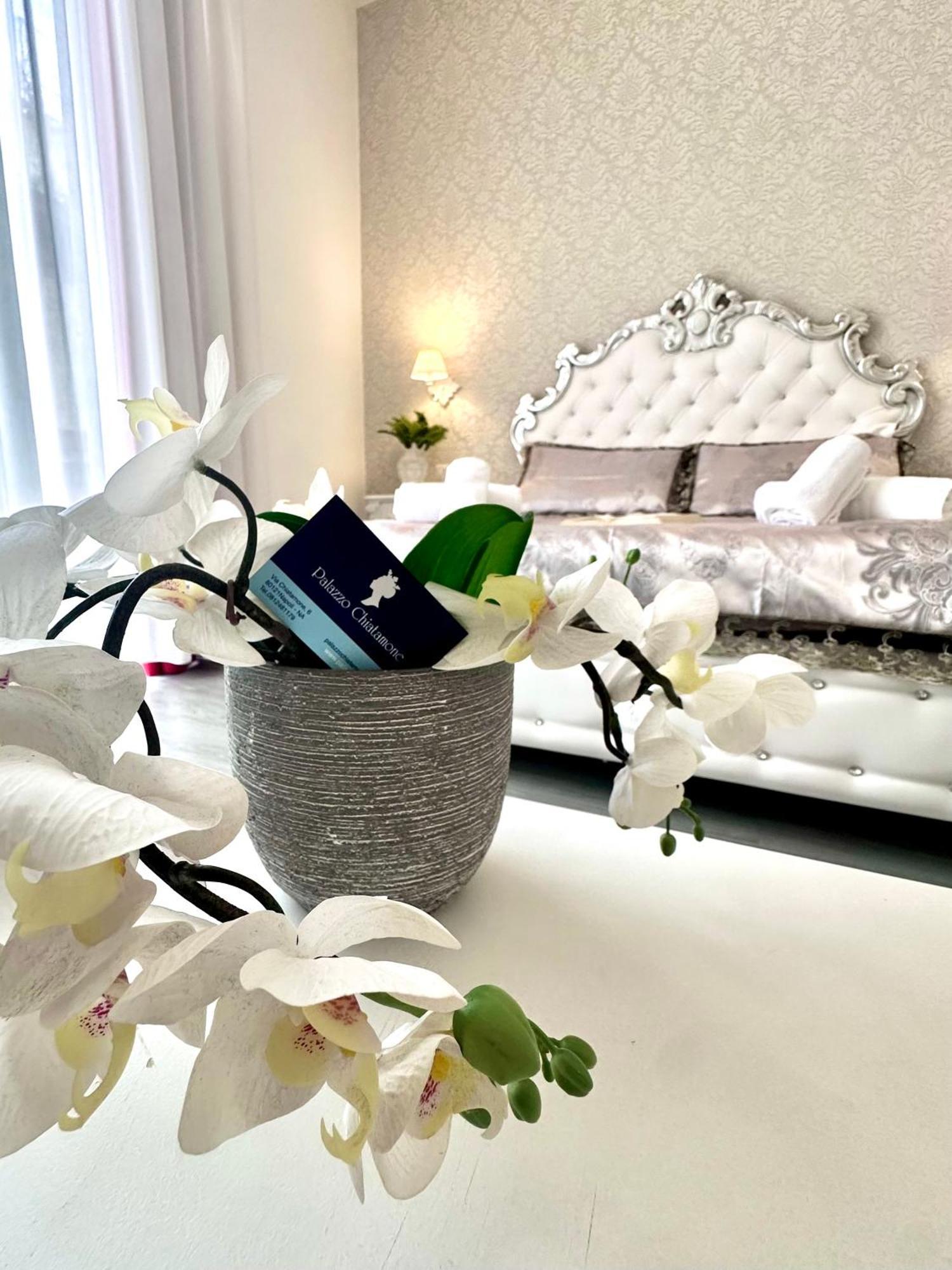 ホテル Palazzo Chiatamone ナポリ エクステリア 写真