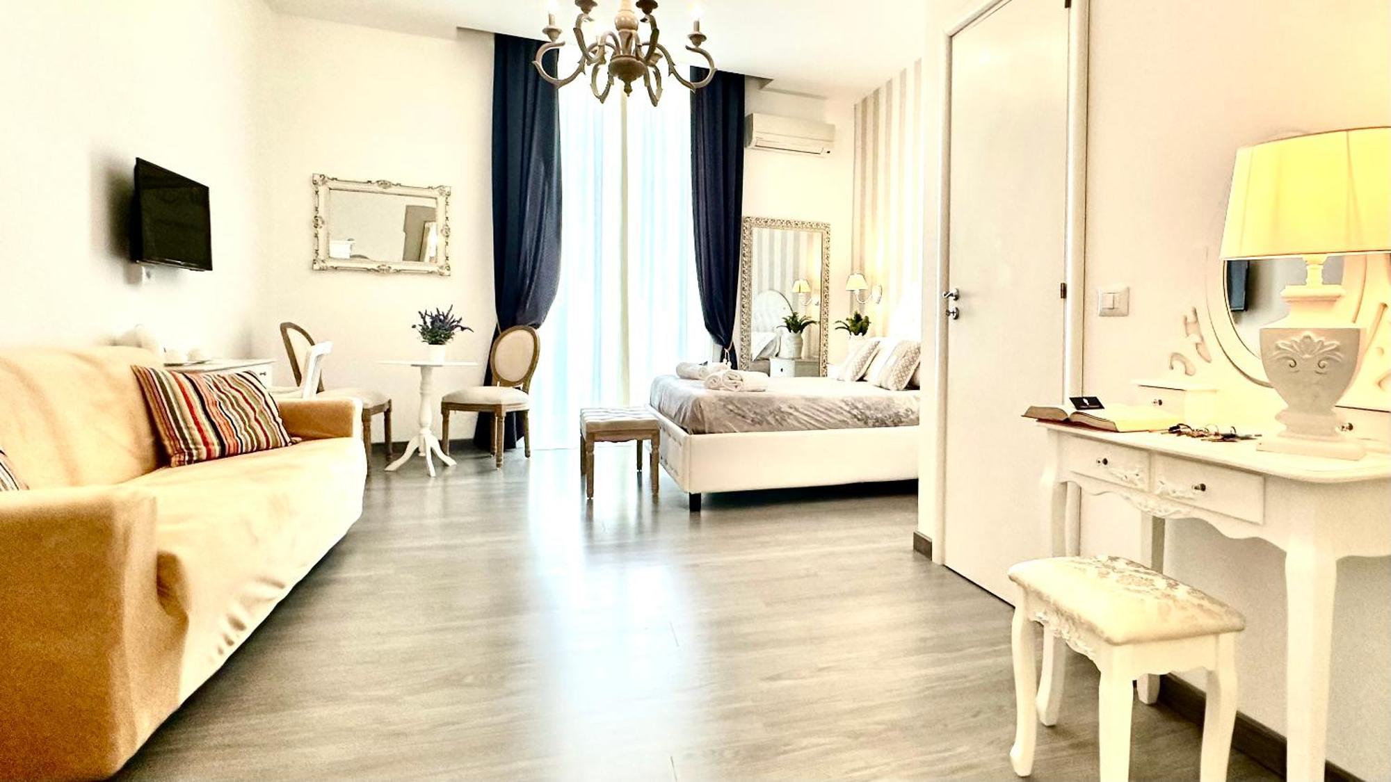 ホテル Palazzo Chiatamone ナポリ エクステリア 写真