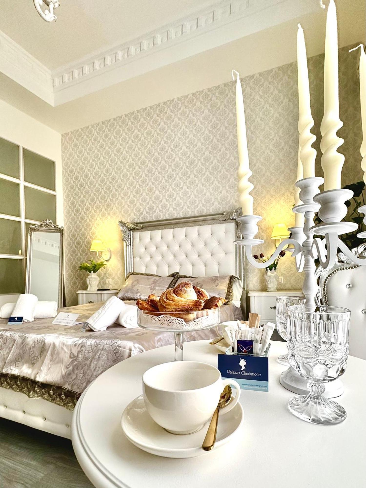 ホテル Palazzo Chiatamone ナポリ エクステリア 写真