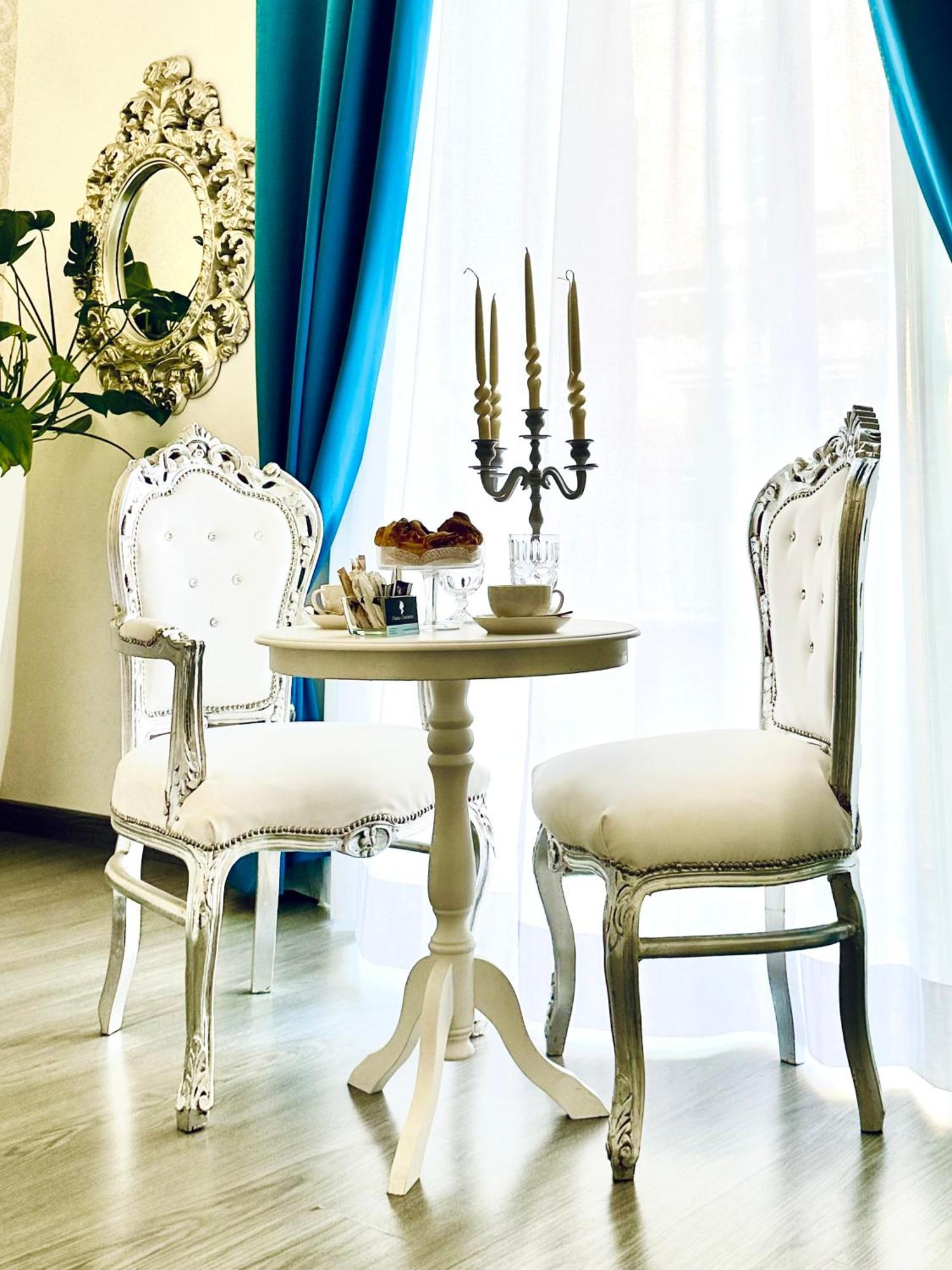 ホテル Palazzo Chiatamone ナポリ エクステリア 写真